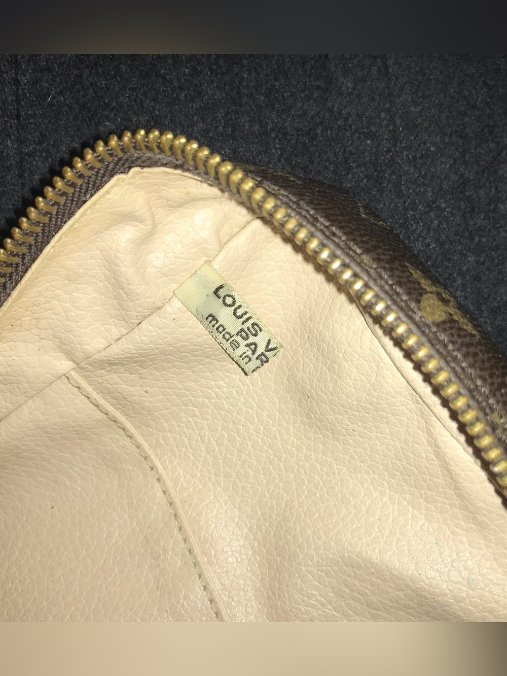 ✅LV TROUSSE 28 CLUTCH 872TH
AUTHENTIC LOUIS VUITTON - Picture 6 of 12